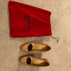 Christian Louboutin nude pumps. Size 38.5 (US 8)